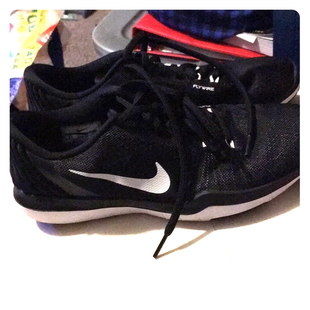 Nike fly wire trainers
